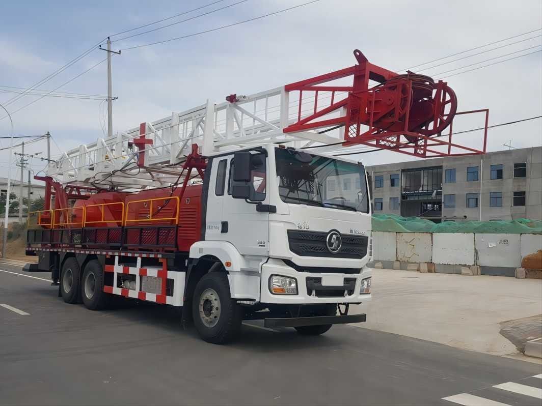 SHACMAN H3000 รถบรรทุกเจาะน้ํามัน 6x4 380HP EuroII ขาว 50Ton รถบรรทุกการเคลื่อนไหว