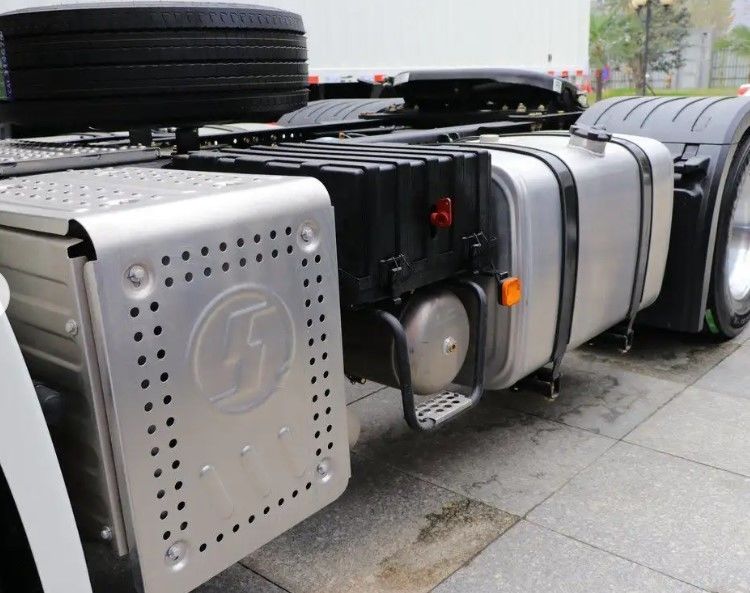 SHACMAN X3000 4x2 แทร็กเตอร์หัวรถยนต์ แรง แทร็กเตอร์รถยนต์ 375Hp WEICHAI เครื่องยนต์