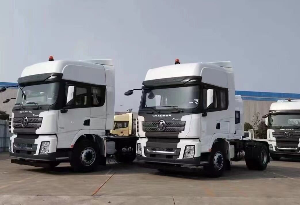 SHACMAN X3000 4x2 แทร็กเตอร์หัวรถยนต์ แรง แทร็กเตอร์รถยนต์ 375Hp WEICHAI เครื่องยนต์