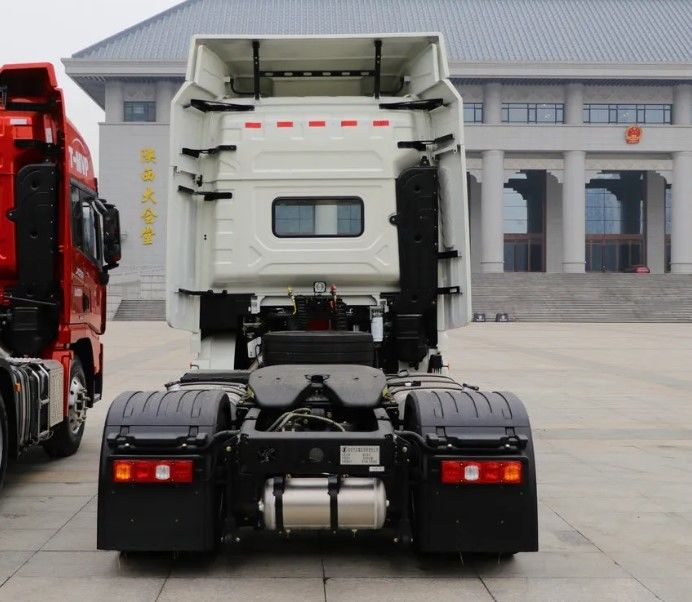 SHACMAN แทรคเตอร์ X3000 CUMMINS 420HP 6X4 4x2 แทรคเตอร์รถบรรทุก สําหรับขาย