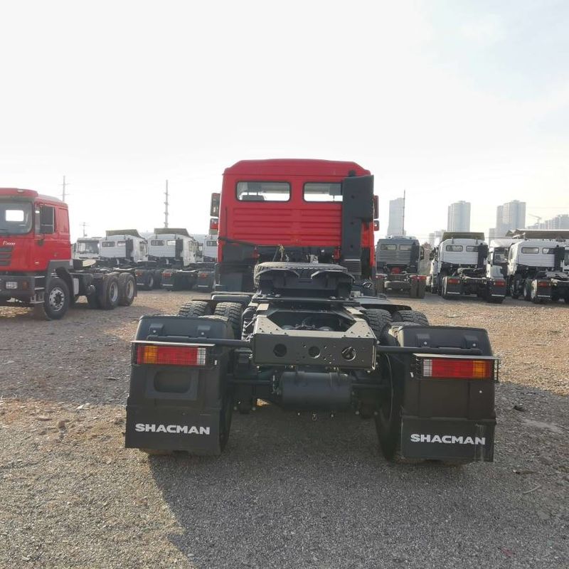 สีแดง SHACMAN F3000 375HP ยูโร V 6 ล้อ หัวจูง 4x2 WEICHAI เครื่องยนต์