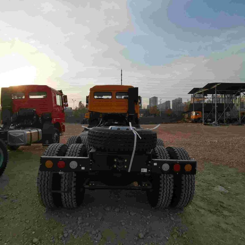 สีแดง SHACMAN F3000 375HP ยูโร V หัว 6 ล้อ เครื่องยนต์ WEICHAI 4x2