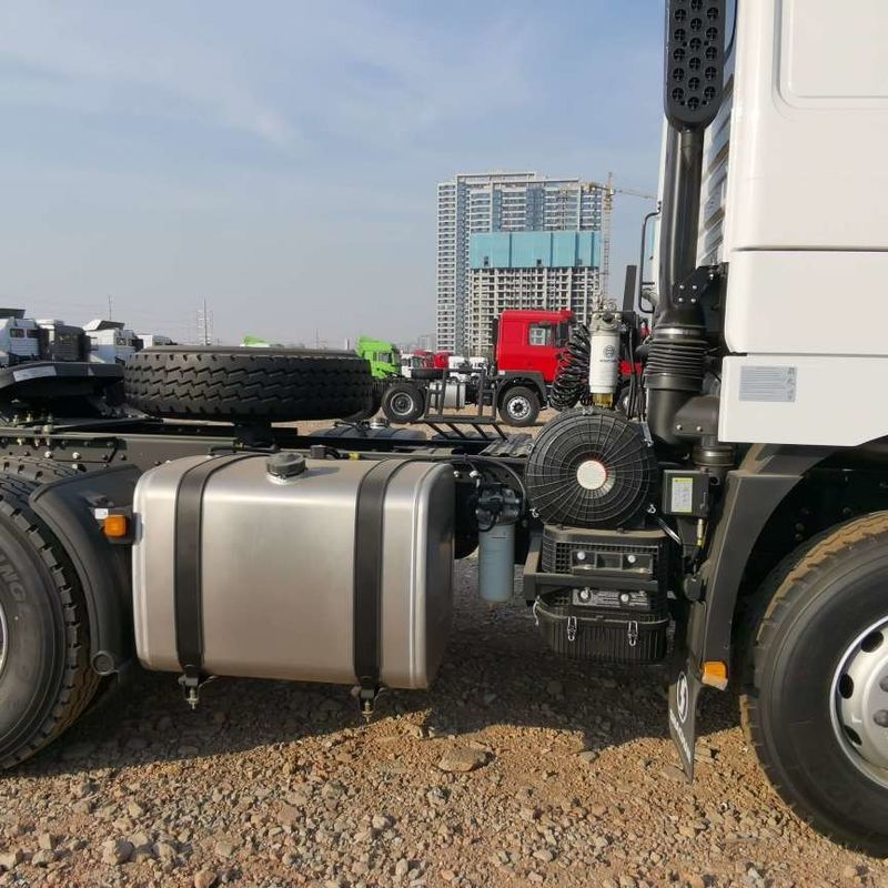 สีแดง SHACMAN F3000 375HP ยูโร V หัว 6 ล้อ เครื่องยนต์ WEICHAI 4x2