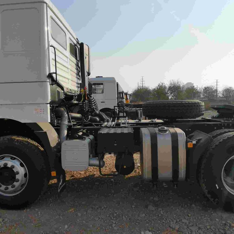 สีแดง SHACMAN F3000 375HP ยูโร V หัว 6 ล้อ เครื่องยนต์ WEICHAI 4x2