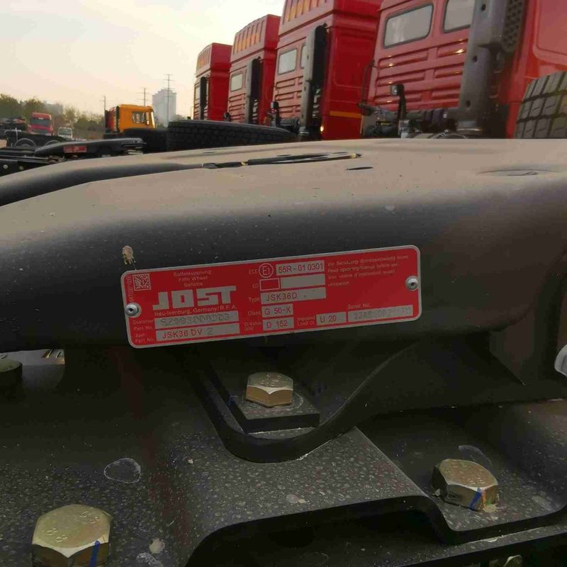 สีแดง SHACMAN F3000 375HP ยูโร V 6 ล้อ หัวจูง 4x2 WEICHAI เครื่องยนต์