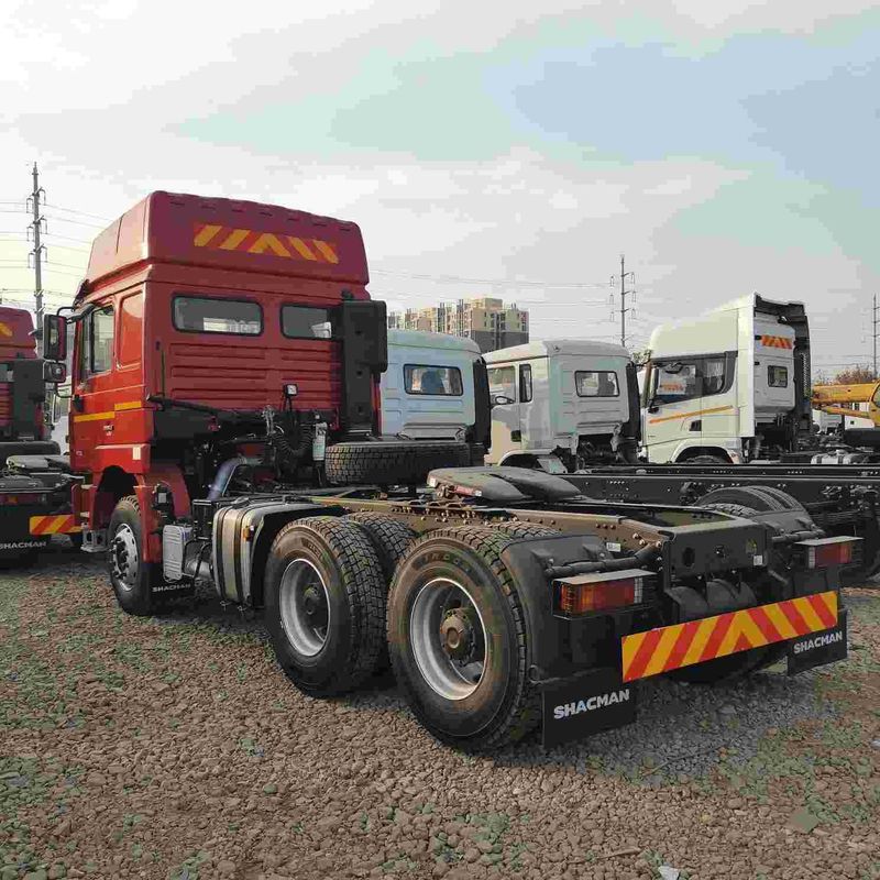 สีแดง SHACMAN F3000 375HP ยูโร V 6 ล้อ หัวจูง 4x2 WEICHAI เครื่องยนต์