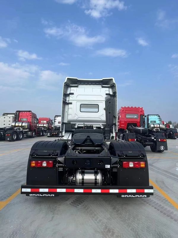 SHACMAN X3000 4x2 รถบรรทุกแทรกเตอร์ 430hp สะดวกต่อสิ่งแวดล้อม ยูโร II กับยาง 6