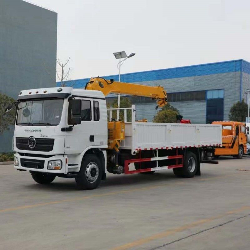 SHACMAN L3000 4X2 10 ตัน ความจุรถบรรทุกสินค้า 240HP เครนขนส่งสินค้าในคุณภาพดี