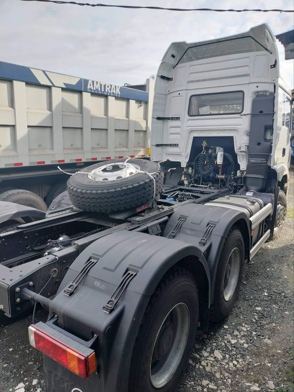 SHACMAN X3000 6X4 หัวแท็กเตอร์ 420HP 450HP แท็กเตอร์รถบรรทุก Single Double Sleeper ขวาขับขี่สําหรับธันซาเนีย