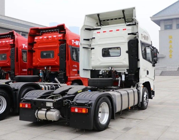 SHACMAN รถยนต์ 6 ล้อ X3000 4x2 ขวาคนขับ Double Sleeper หัวรถยนต์แรงสําหรับอัลจีเรีย