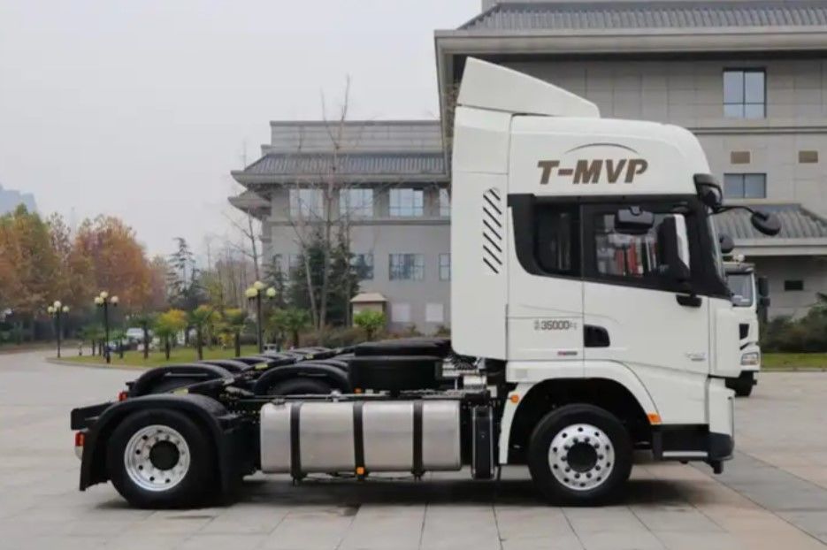 SHACMAN รถยนต์ 6 ล้อ X3000 4x2 ขวาคนขับ Double Sleeper หัวรถยนต์แรงสําหรับอัลจีเรีย