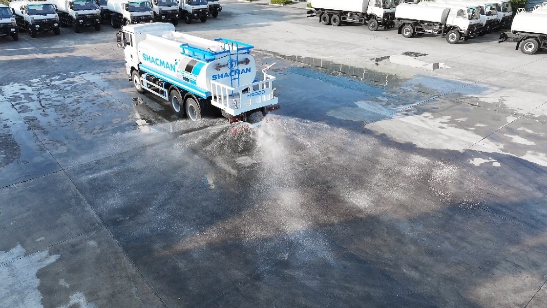 รถบรรทุกน้ำ SHACMAN H3000 4X2 พร้อมเครื่องยนต์ 336 แรงม้า ถังน้ำ 10 ลบ.ม. และพวงมาลัยซ้าย ยูโร Ⅱ