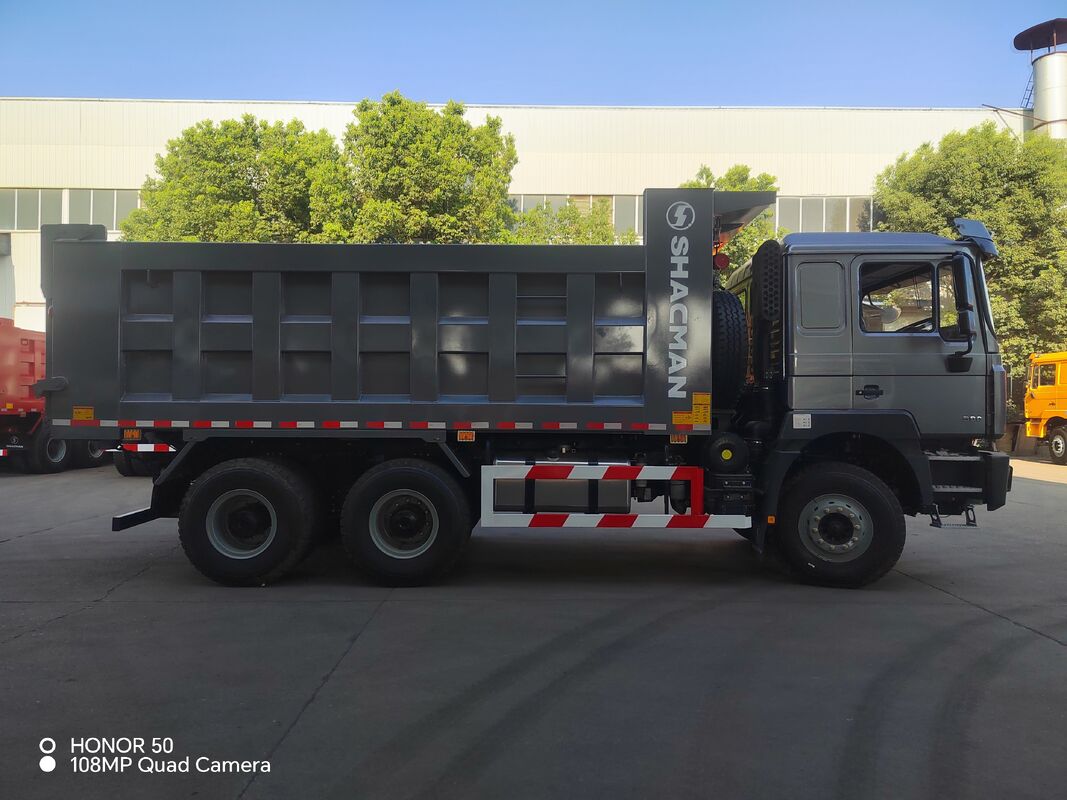 SHACMAN 3 axle รถกระบะหนักกับ 12.00R20 ยาง 400L ถังน้ํามันและการส่งทางมือ 430HP EuroII 25 ตัน